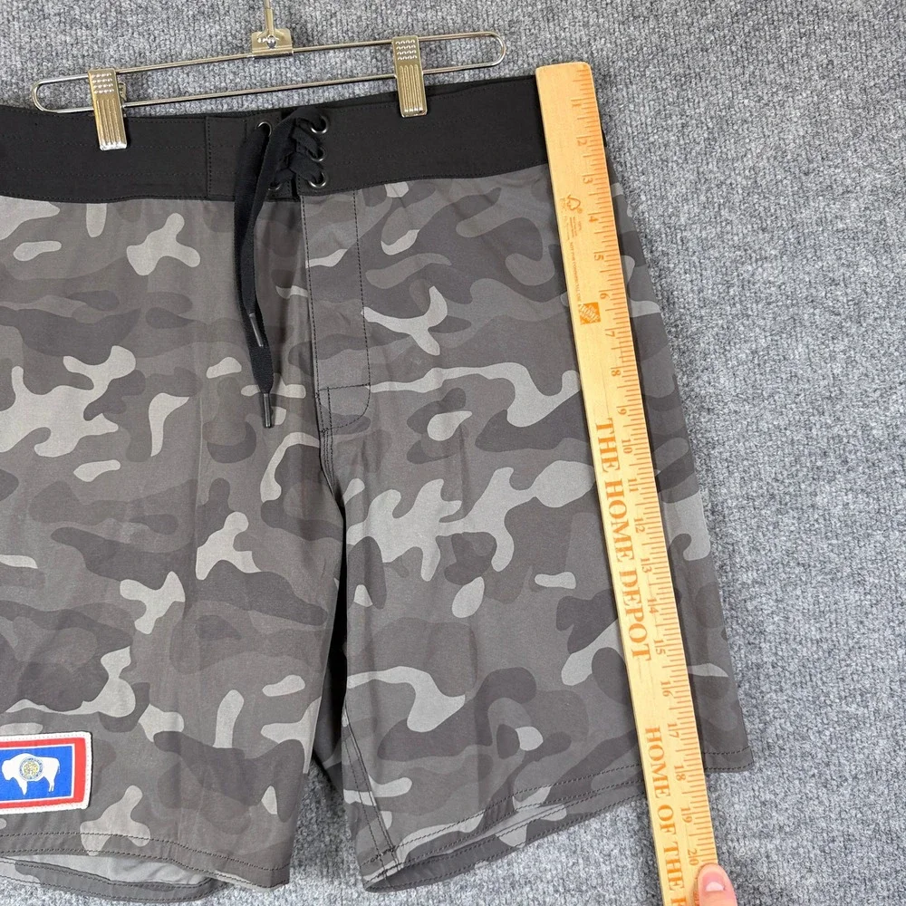 Birdwell Beach Britches Board Shorts Mens 32 M Camo Wyoming Flag Grey Black